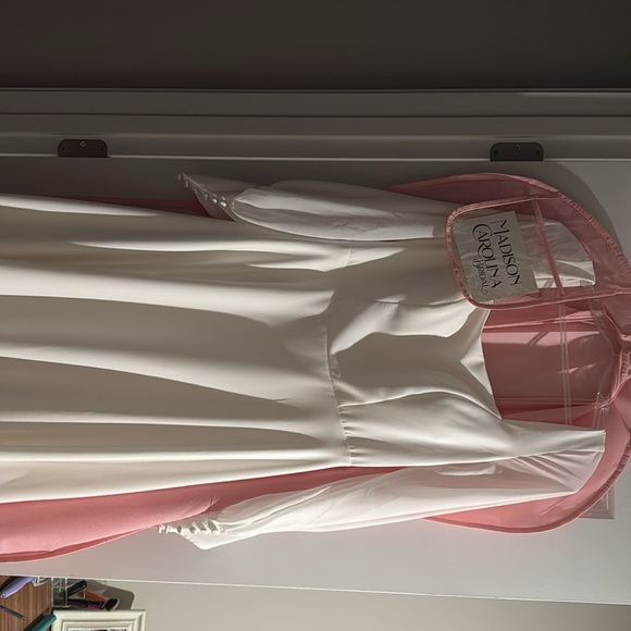 Wedding Dress - Miss Veil size 12 - Picture 4 of 7